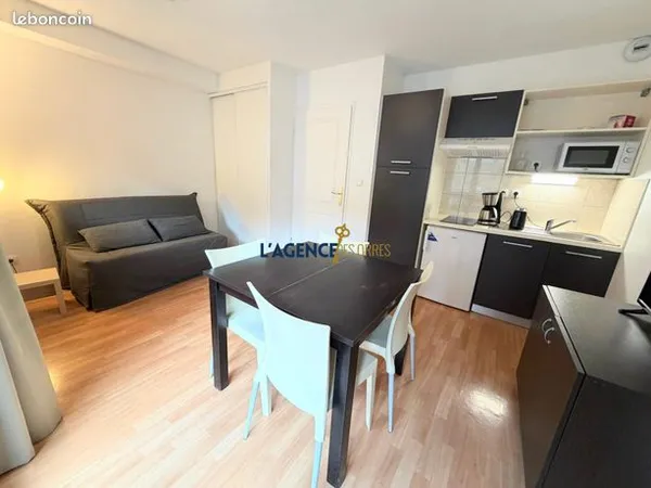 Studio 1 pièce 24 m² 