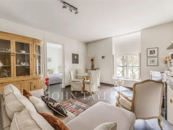 TRES BEL APPARTEMENT - ASCENSEUR - QUINCONCES 