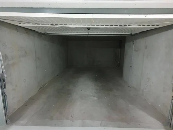 Parking - Garage Location Caluire-et-Cuire   240€