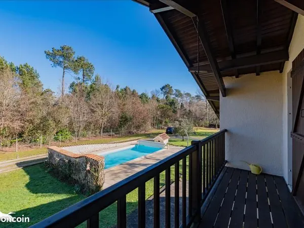 Maison 6 pièces 140 m² 