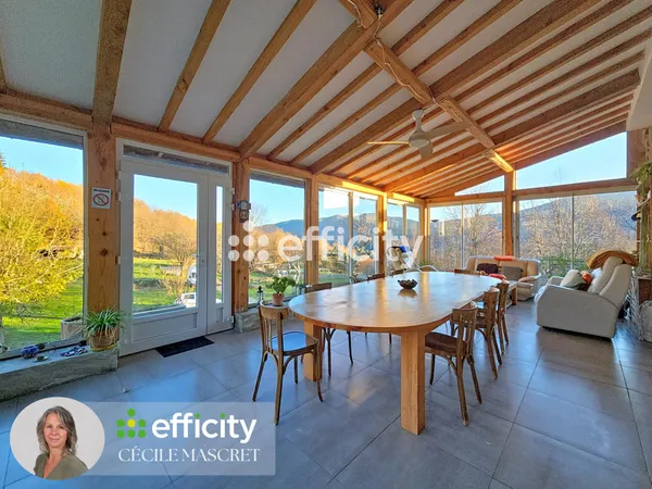Maison 11 pièces 300 m² 