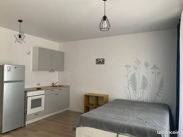 Studio 1 pièce 17 m² 