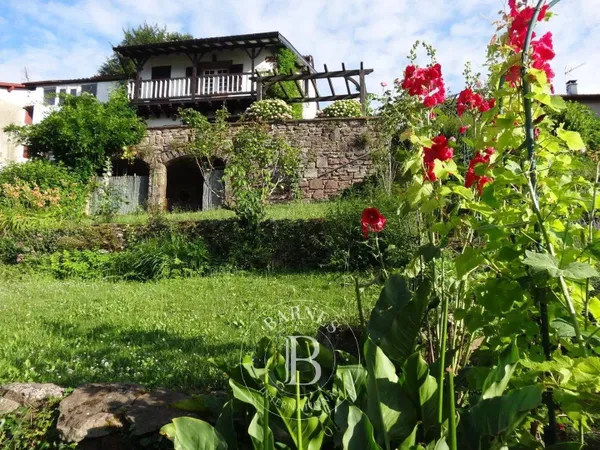 Maison 9 pièces 270 m² 