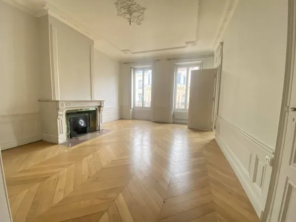 Appartement 4 pièces 130 m² 