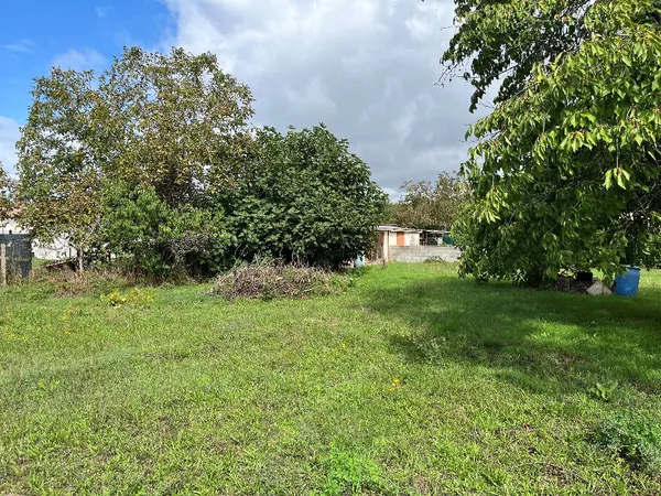 Terrain 700 m² 