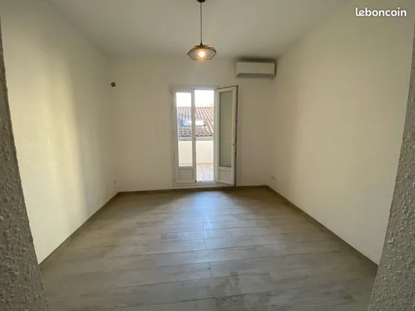 Location studio avec grande terrasse 