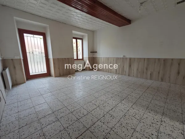 Maison de 74 m2 idéale pour un premier achat ou un investissement locatif. 