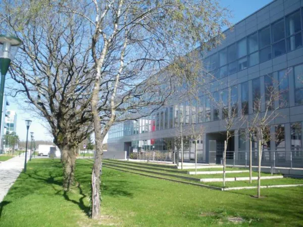 Bureaux 1537 m² 