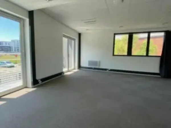 BUREAUX 394m2 