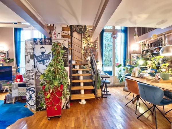 NICE CIMIEZ - APPARTEMENT LOFT EN DUPLEX DE 83M2 A VENDRE - BELLE HAUTEUR SOUS PLAFOND - BALCONNETS 