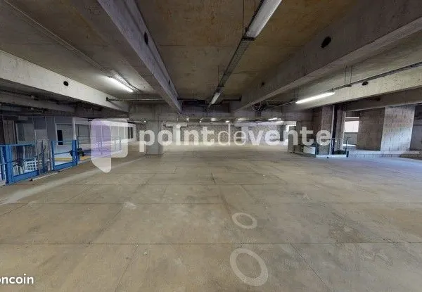 Local commercial 956 m² 