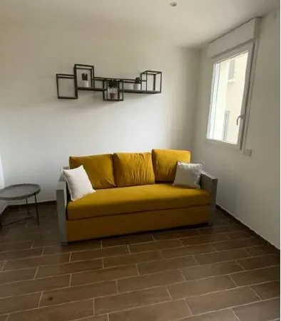 Studio 1 pièce 28 m² 