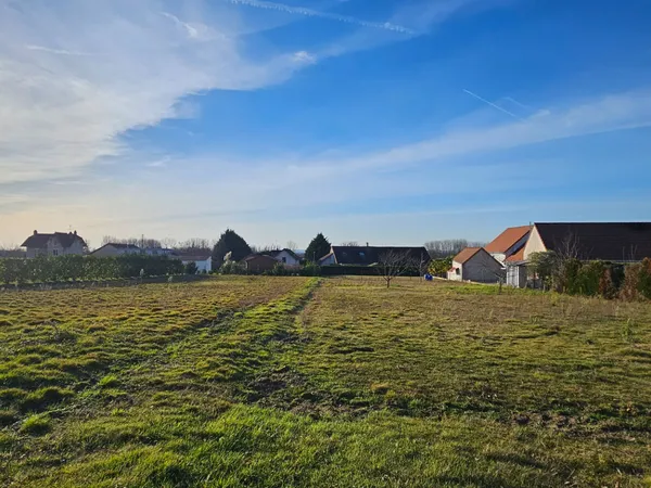 deux terrains à vendre à OUROUX SUR SAONE - 800 m² chacun 