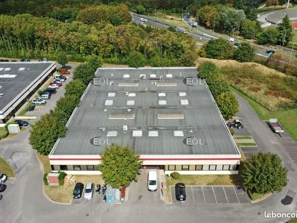 Local d'activité 250 m² 