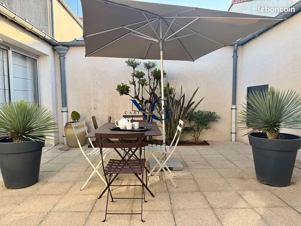 Murs commerciaux 270 m² MONTAIGU VENDEE 