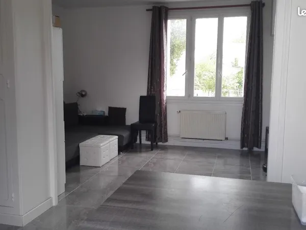 PIGNOUX / HÔPITAL - Appartement T3 de 60 m² avec garage et jardin - NON meublé 