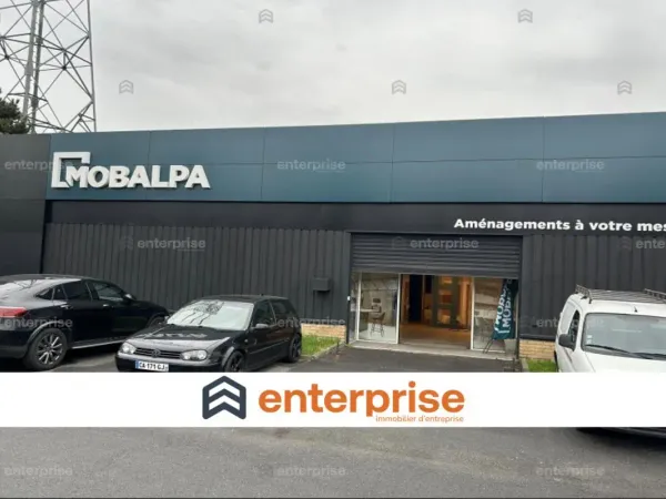 A LOUER - LOCAL COMMERCIAL - 548 M2 - VILLENEUVE D'ASCQ 