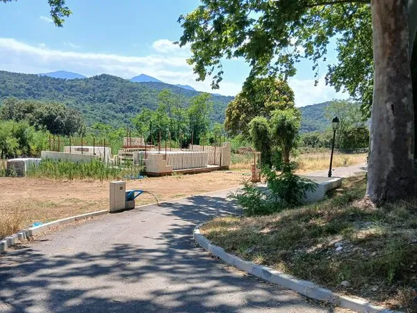 Terrain 830 m² 
