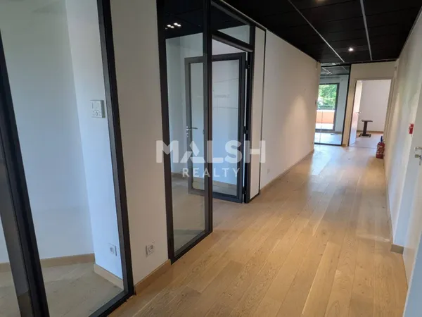Bureaux 375 m² 