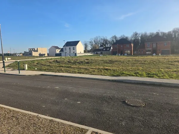 Terrain 705 m² 