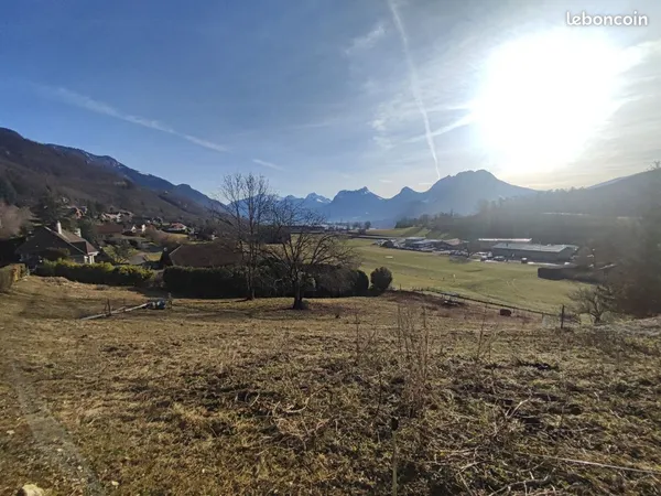 En Exclusivité, La Fruitière, terrain constructible de 1000m2 sur le secteur de Perroix 