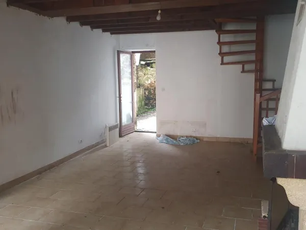 Maison de bourg à rénover - La Gravelle 