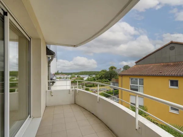 APPARTEMENT T2 AVEC BALCON CENTRE BASSE GOULAINE 