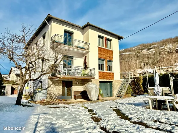 Maison 9 pièces 254 m² 