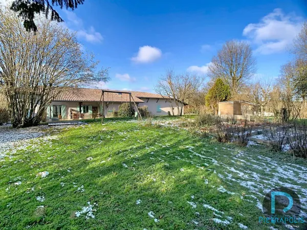 Maison de plain-pied 8 pièces 201 m² 
