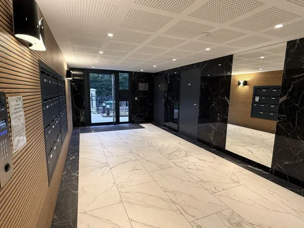 PONTCHARTRAIN HYPER CENTRE APPARTEMENT 86m2 + TERRASSE 