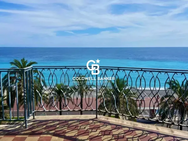Appartement de 70 m2, traversant avec vue mer panoramique-Promenade des Anglais, Nice. 