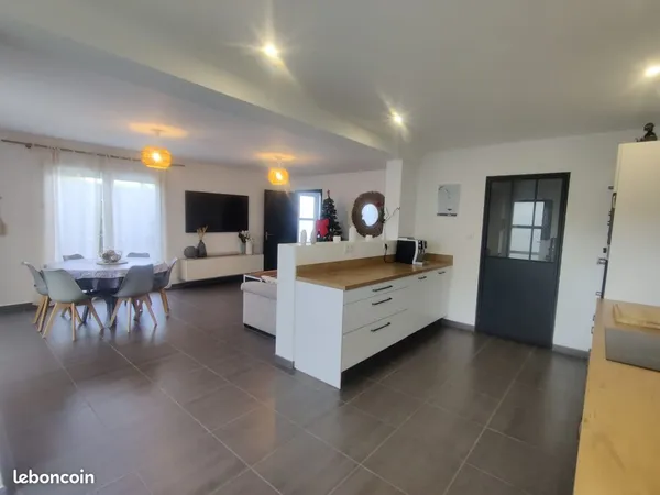Maison 3 faces 120 m² 