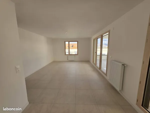 T3 neuf 65m2 avec terrasse 25m2, balcon, double garage et cave 1590 chauffage et eau chaude compris 