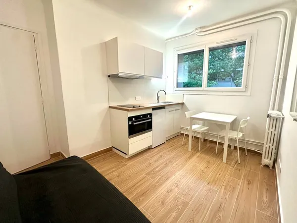 Appartement 1 pièce 11 m² 