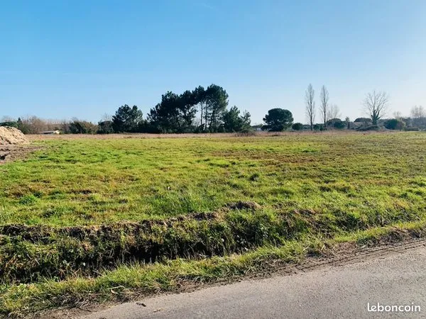 Terrain 708 m² 