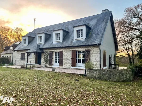 Maison 8 pièces 237 m² 