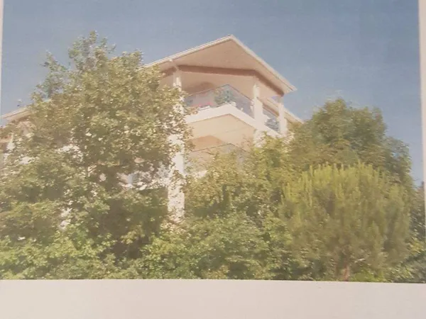 Appartement 1 pièce 84 m² 