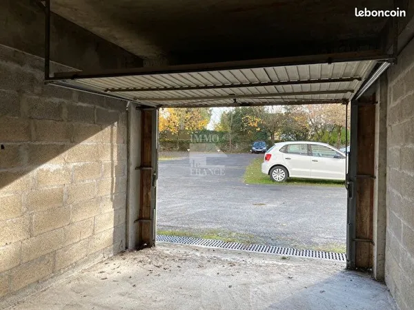 Parking/box ANGERS 