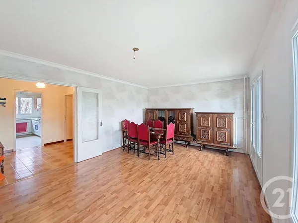 Appartement 4 pièces 81 m² 