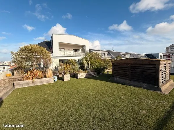 Appartement 6 pièces 231 m² 