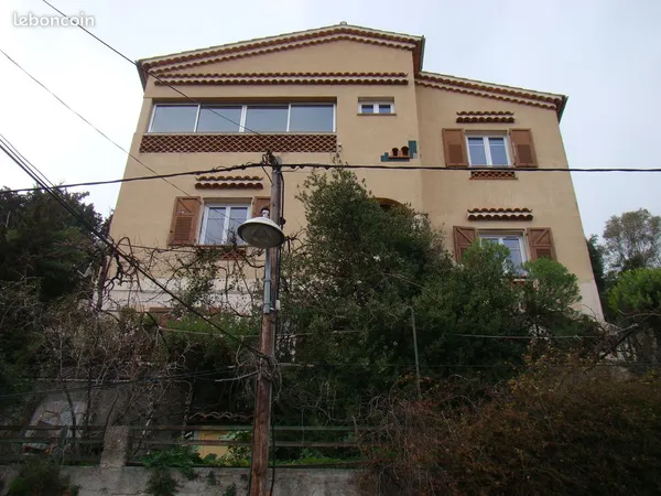 Nice 06000, Corniche Frère Marc, entier niveau de villa, appartement 3 pièces, , terrasses, vue, 