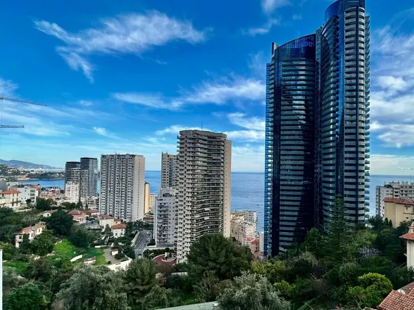 Superbe appartement meublé 3 pièces avec terrasse, à proximité immédiate de Monaco 