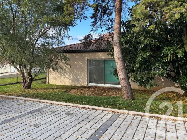 Local professionnel 191 m² 