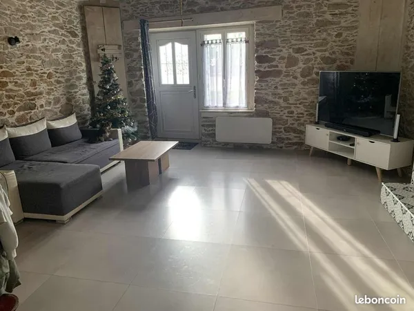 Maison de bourg meublée 90 m² - Jardin & parking 