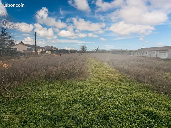 Terrain 552 m² AUBERIVES SUR VAREZE 