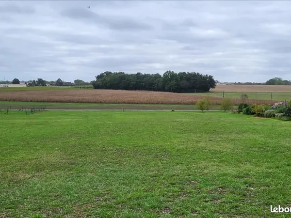 Terrain 1 325 m² Saint Germain De Lusignan 