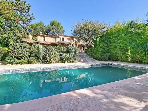 Maison 10 pièces 350 m² 