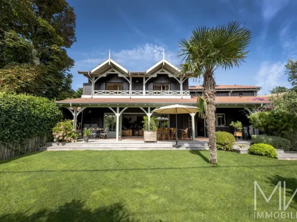SPLENDIDE ET VASTE VILLA -CAP FERRET- 