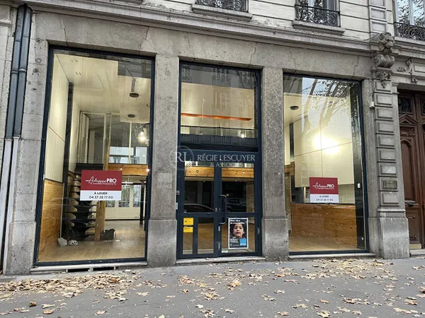 Local commercial 134 m² 