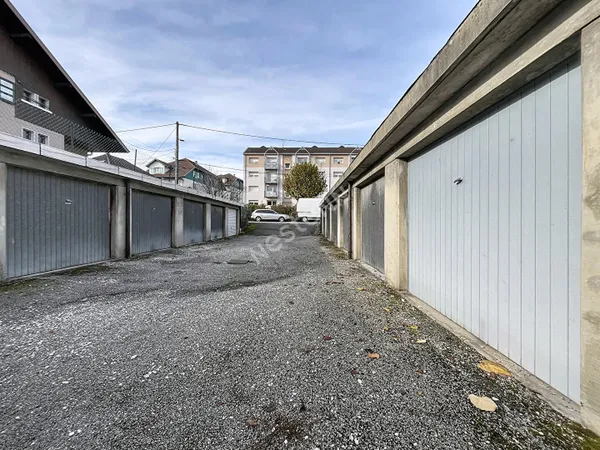Annecy _ Garage extérieur d'environ 15 m², à vendre 